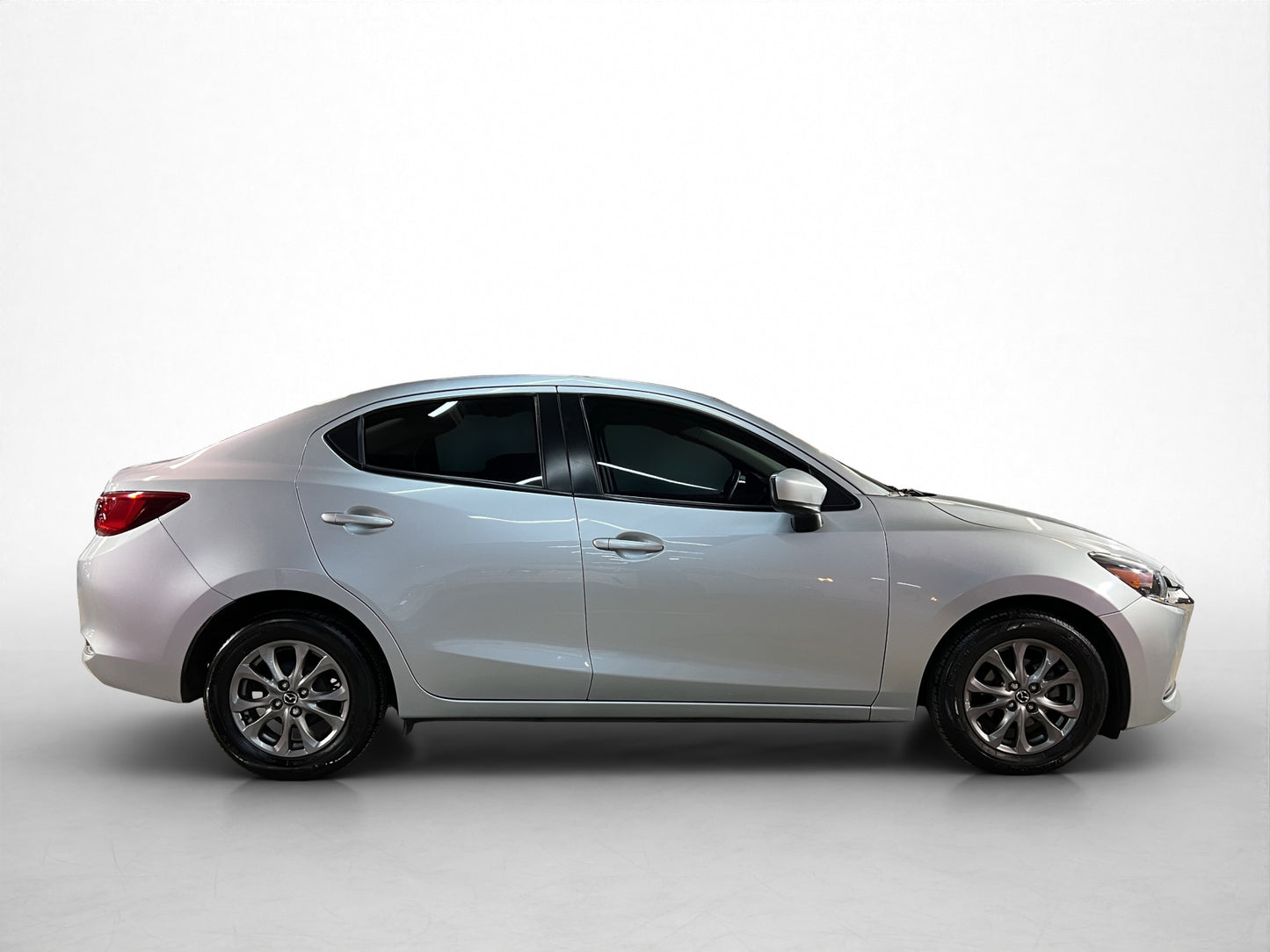 2023 Mazda 2 i