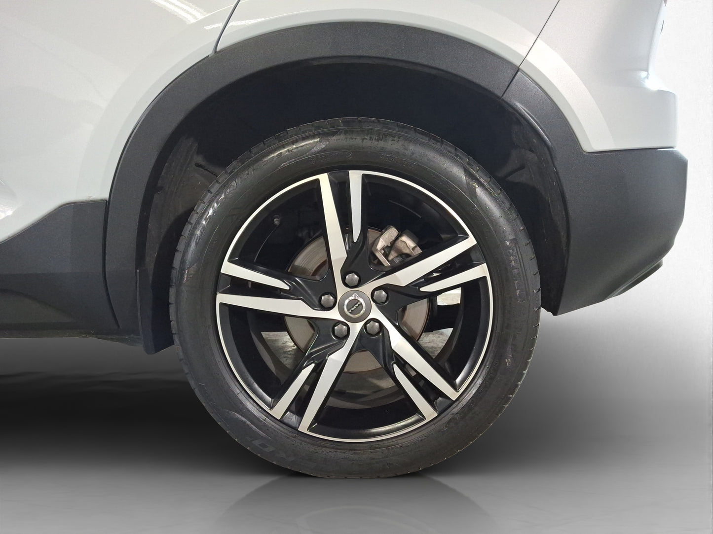 2021 Volvo XC40 R-Design T5 AWD