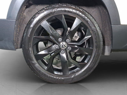 2022 Volkswagen Taos Highline Black