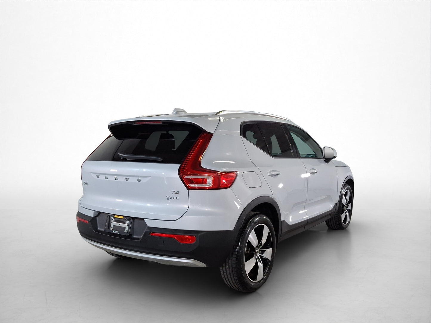 2022 Volvo XC40 Momentum T4