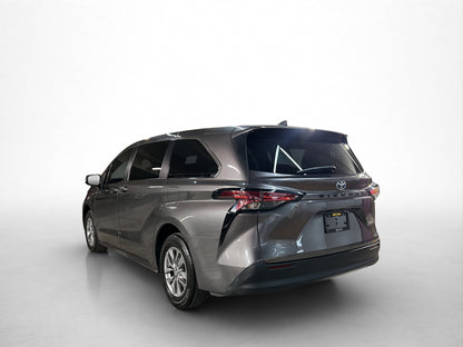 2022 Toyota Sienna LE