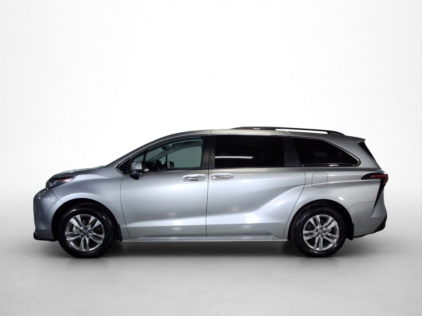 2022 Toyota Sienna XLE Piel Híbrida