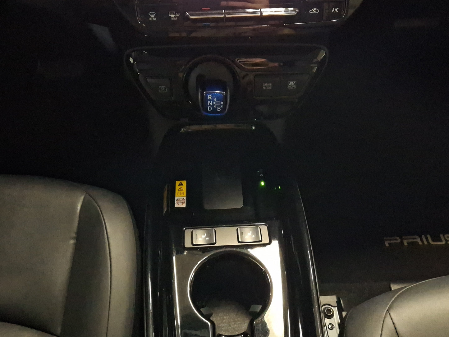 2020 Toyota Prius Híbrido Premium