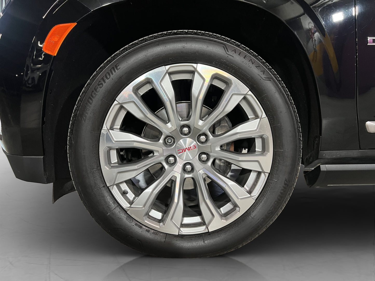 2023 GMC Yukon Denali XL