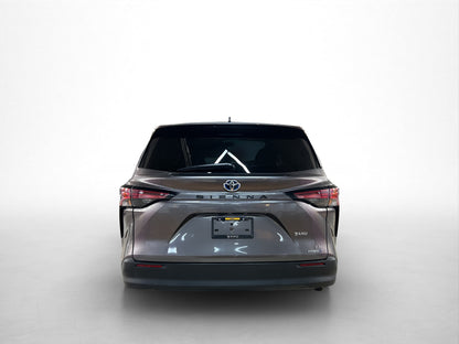 2022 Toyota Sienna LE