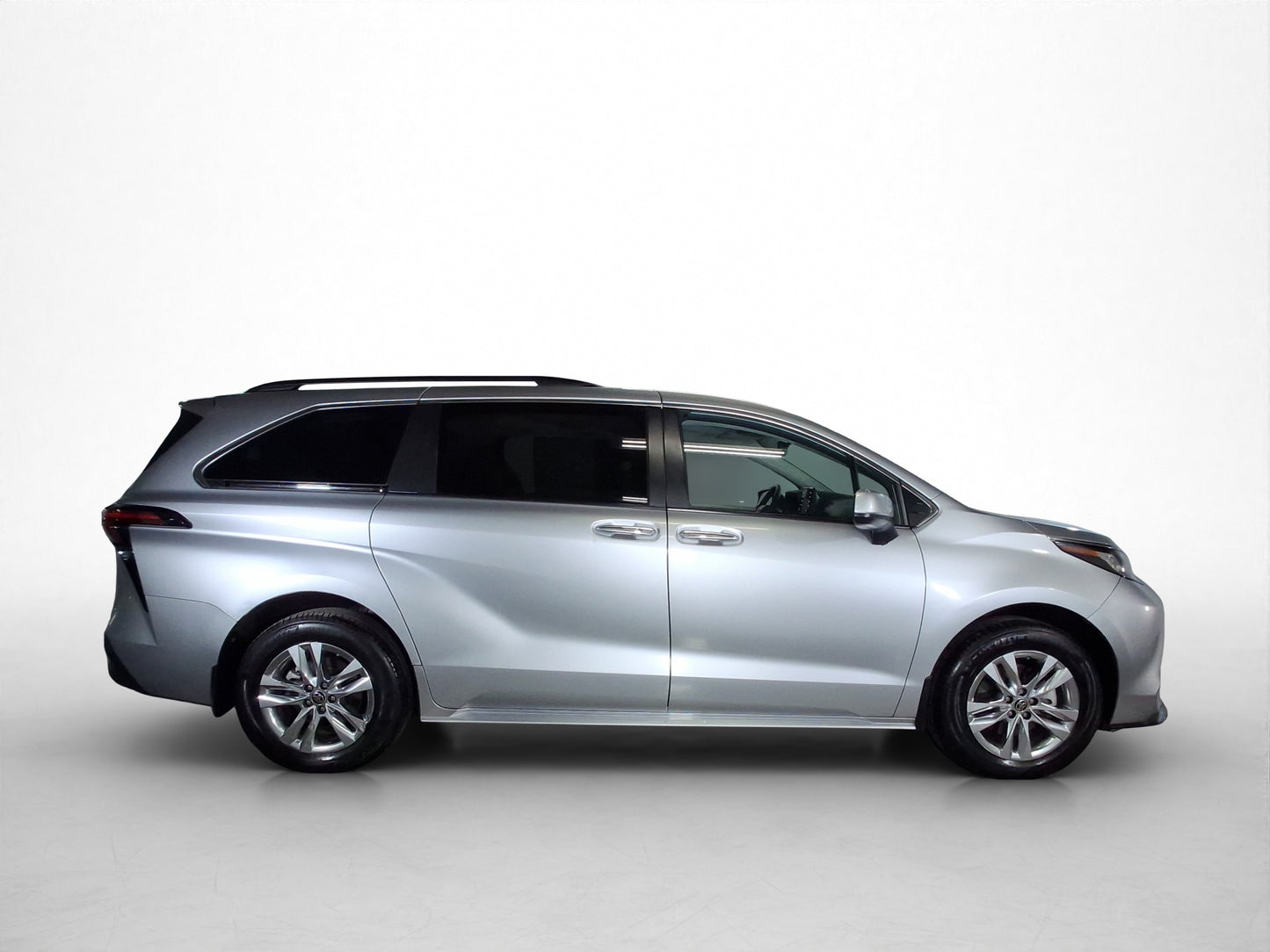 2022 Toyota Sienna XLE Piel Híbrida