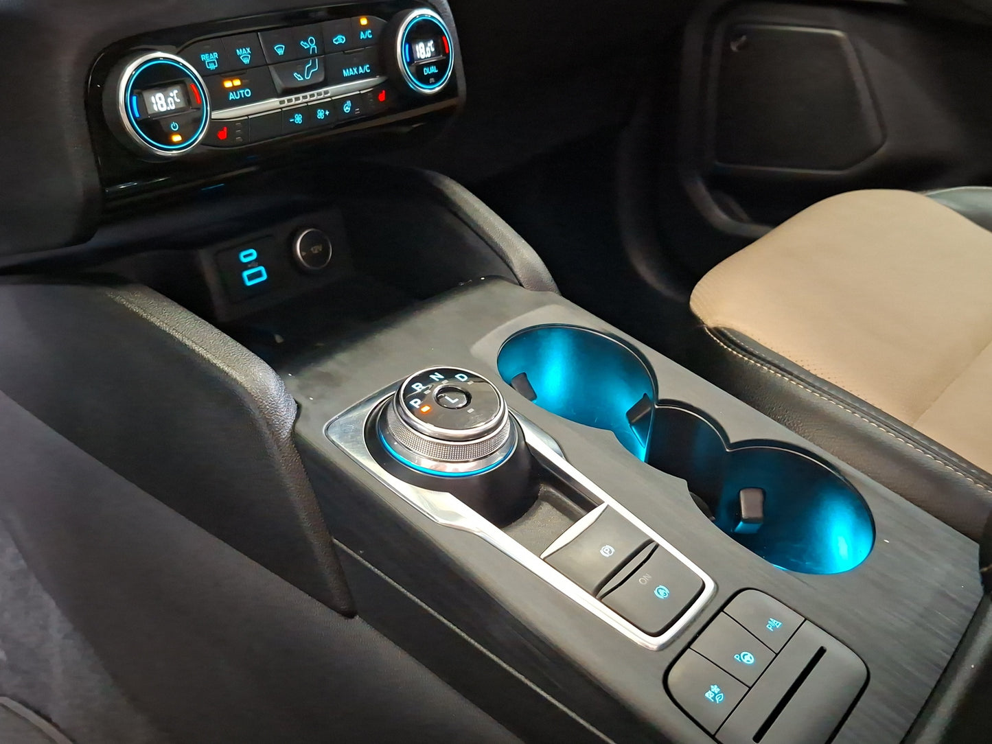 2021 Ford Escape Titanium Hybrid