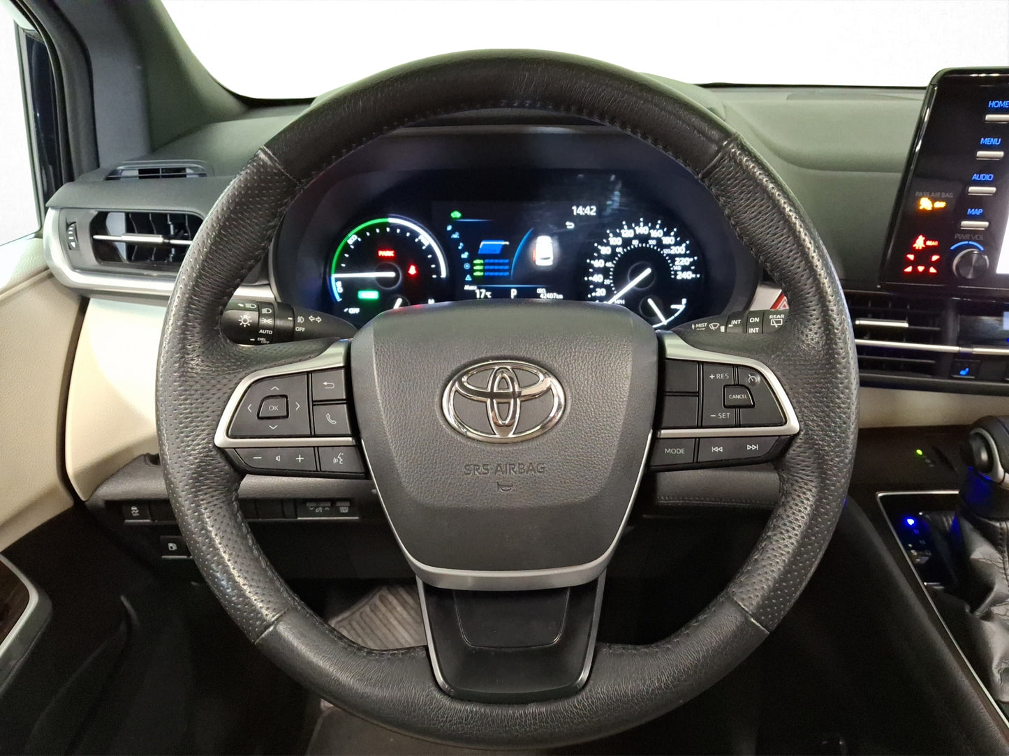 2021 Toyota Sienna XLE Piel Híbrida