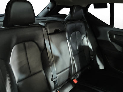 2022 Volvo XC40 Momentum T4