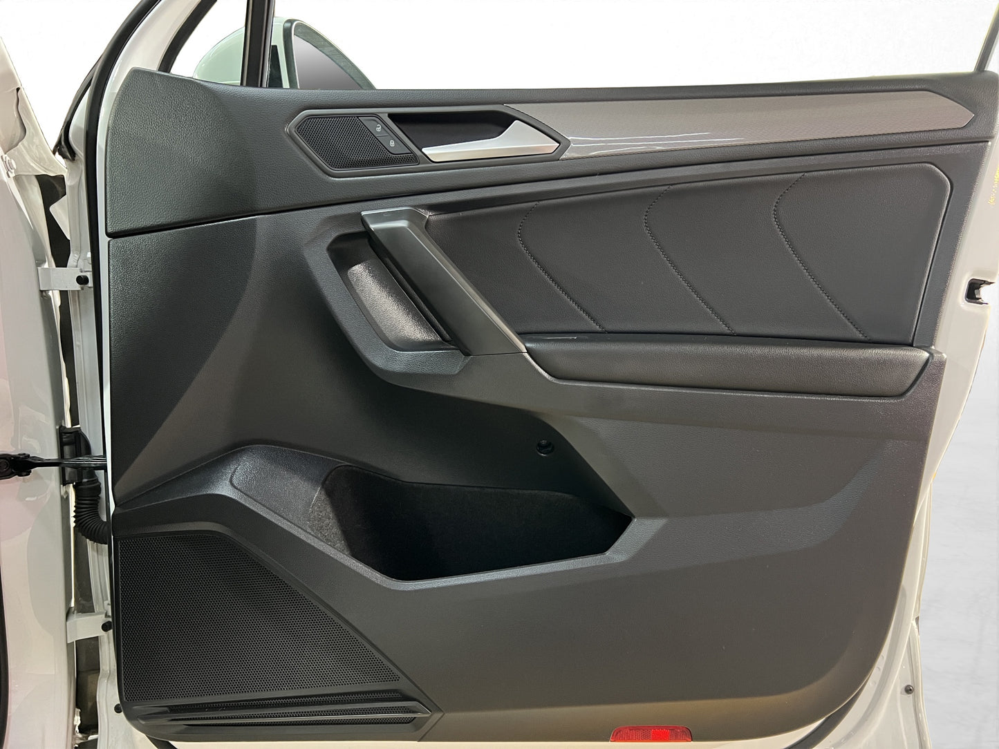 2022 Volkswagen Tiguan R-Line
