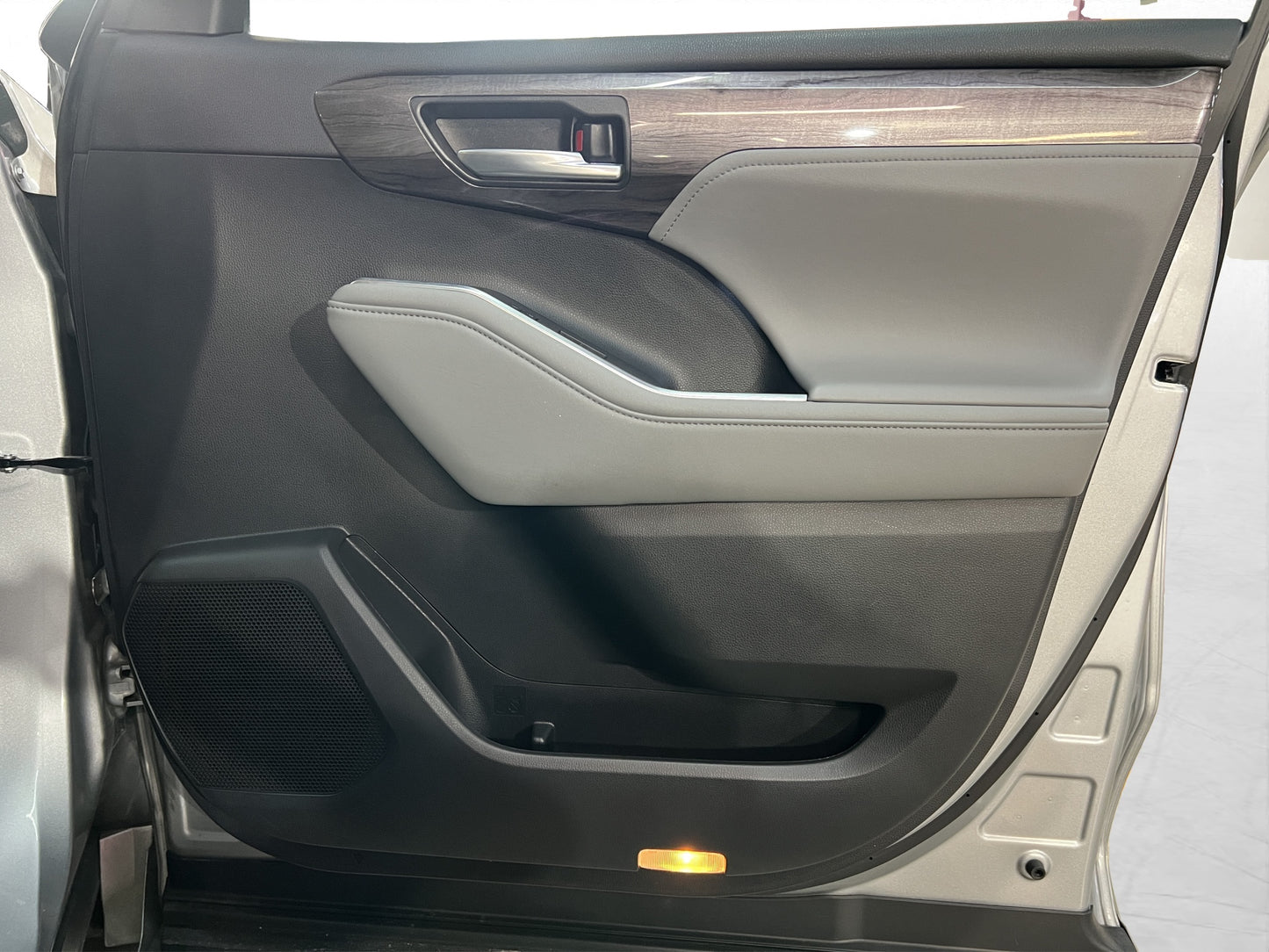 2023 Toyota Highlander Limited Hibrida