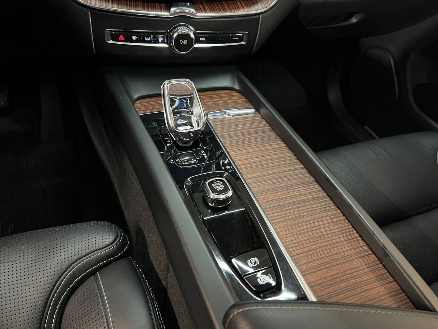 2023 Volvo XC60 T8 Ultimate Recharge