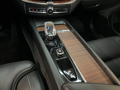 2023 Volvo XC60 T8 Ultimate Recharge