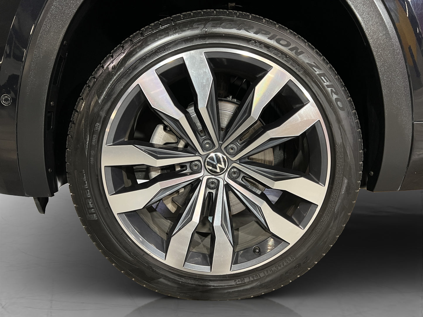 2023 Volkswagen Cross Sport R-Line