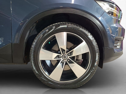 2022 Volvo XC40 Momentum T4