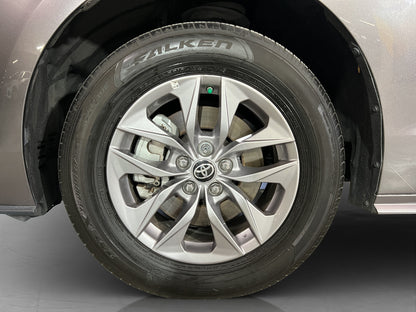 2022 Toyota Sienna LE