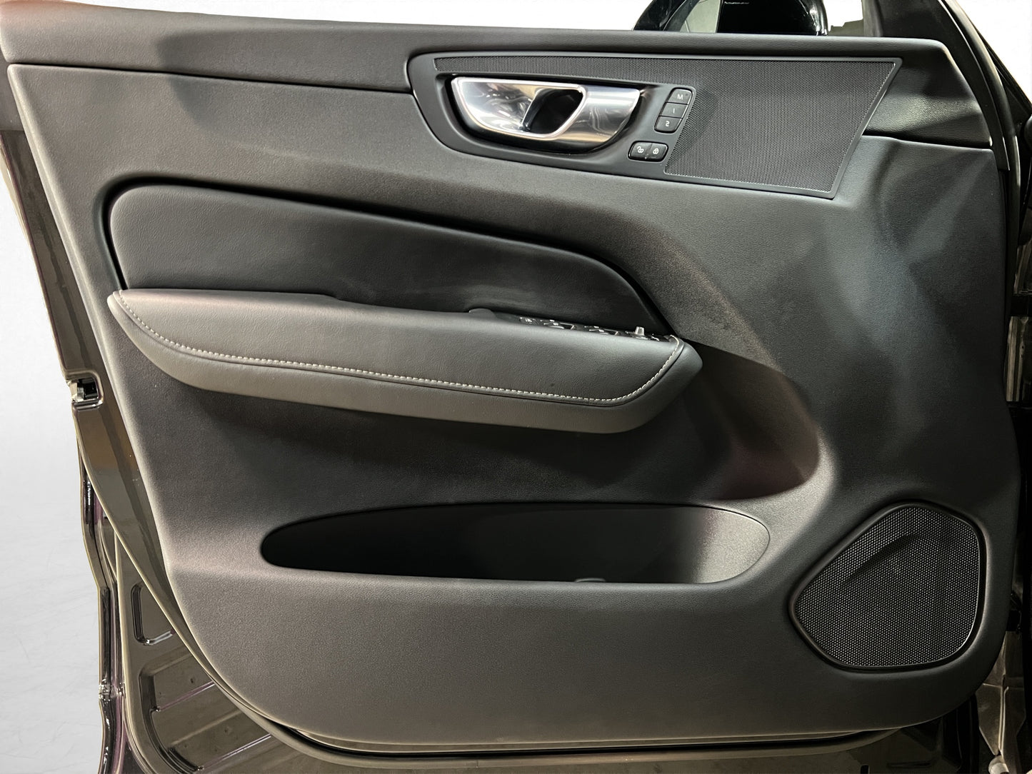 2023 Volvo XC60 T8 Ultimate Recharge