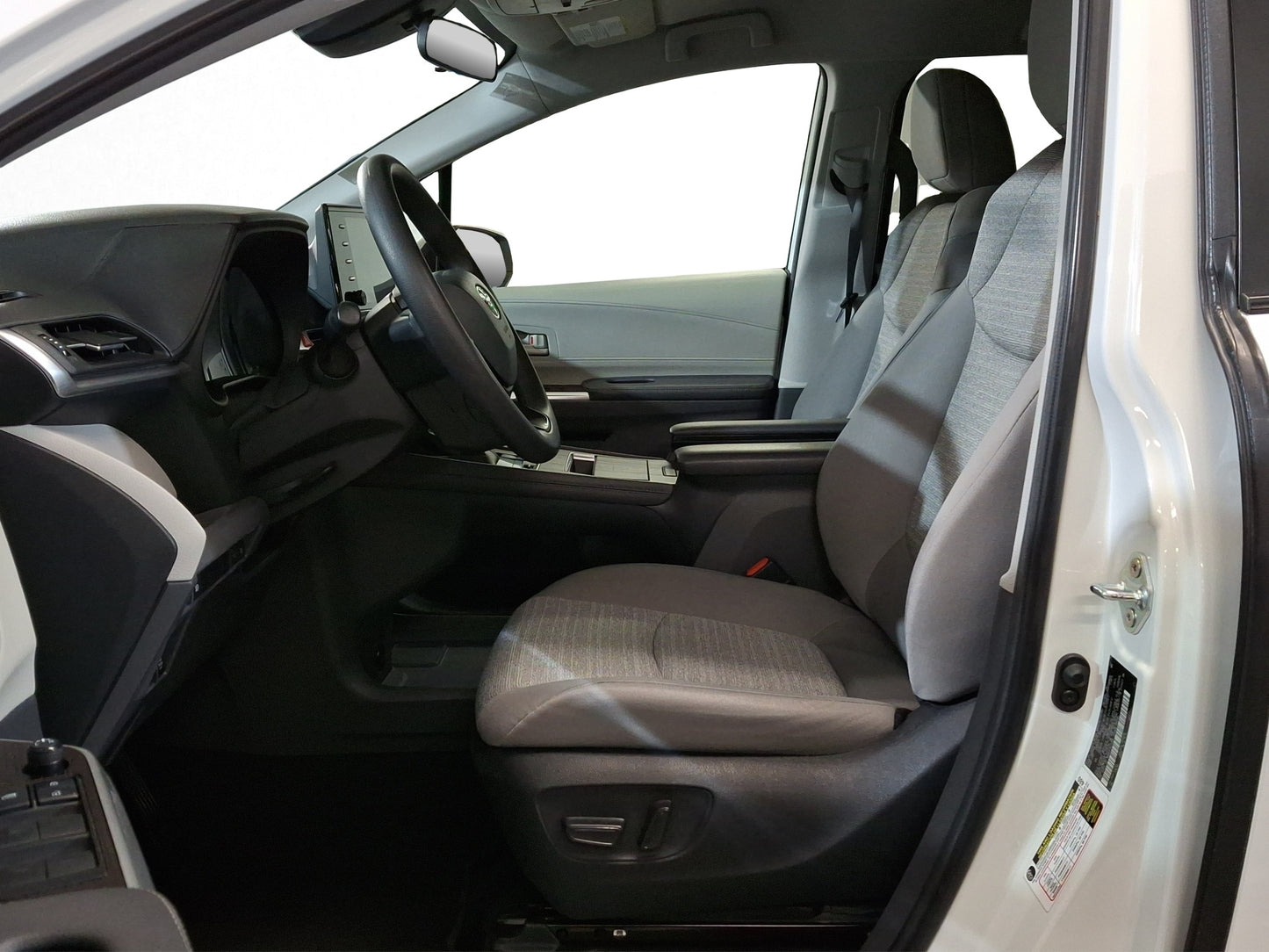 2022 Toyota Sienna LE