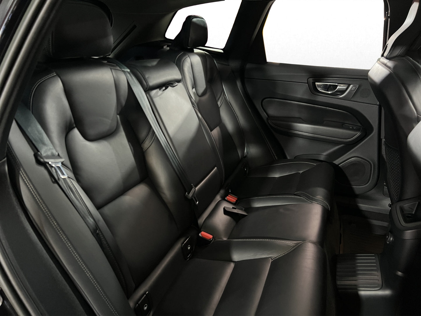 2023 Volvo XC60 T8 Ultimate Recharge