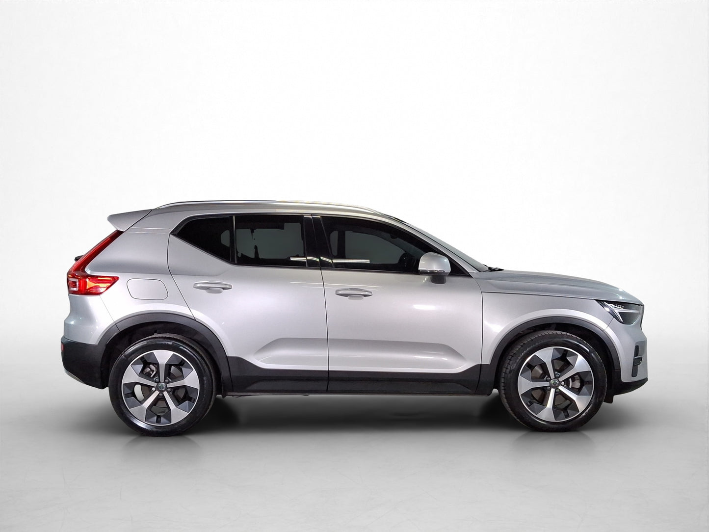 2023 Volvo XC40 B4  Mild Hybrid