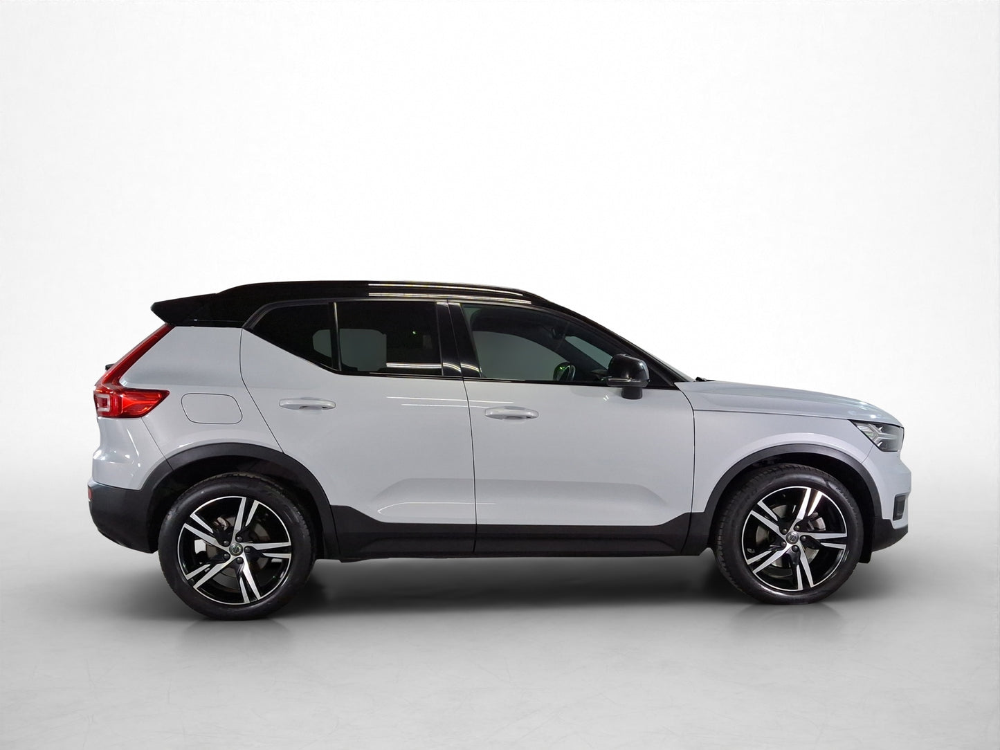 2021 Volvo XC40 R-Design T5 AWD
