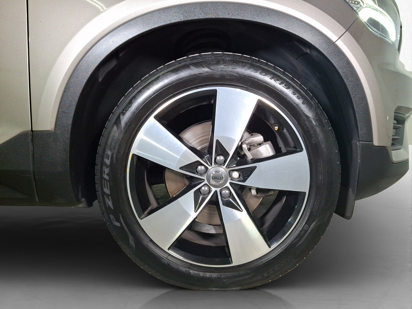2022 Volvo XC40 Momentum T4