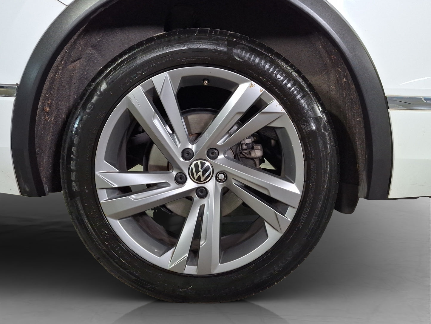 2023 Volkswagen Tiguan R-Line