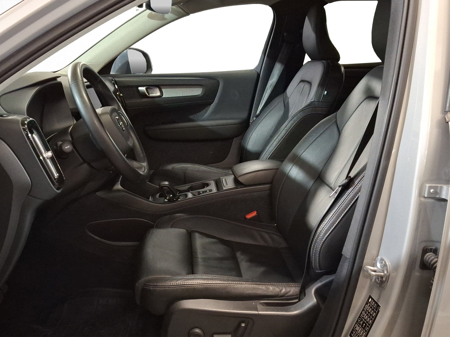 2023 Volvo XC40 B4  Mild Hybrid