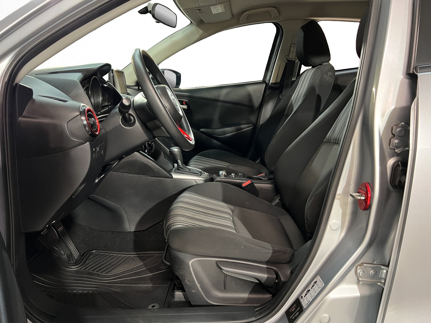 2023 Mazda 2 i