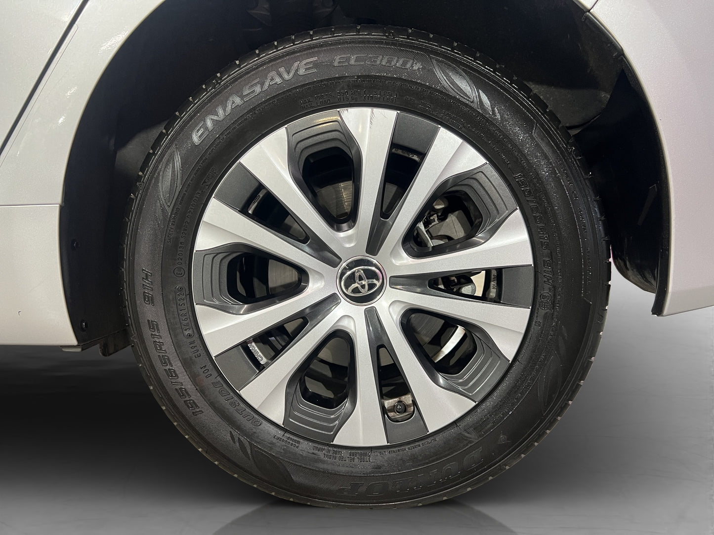 2022 Toyota Prius Híbrido Base