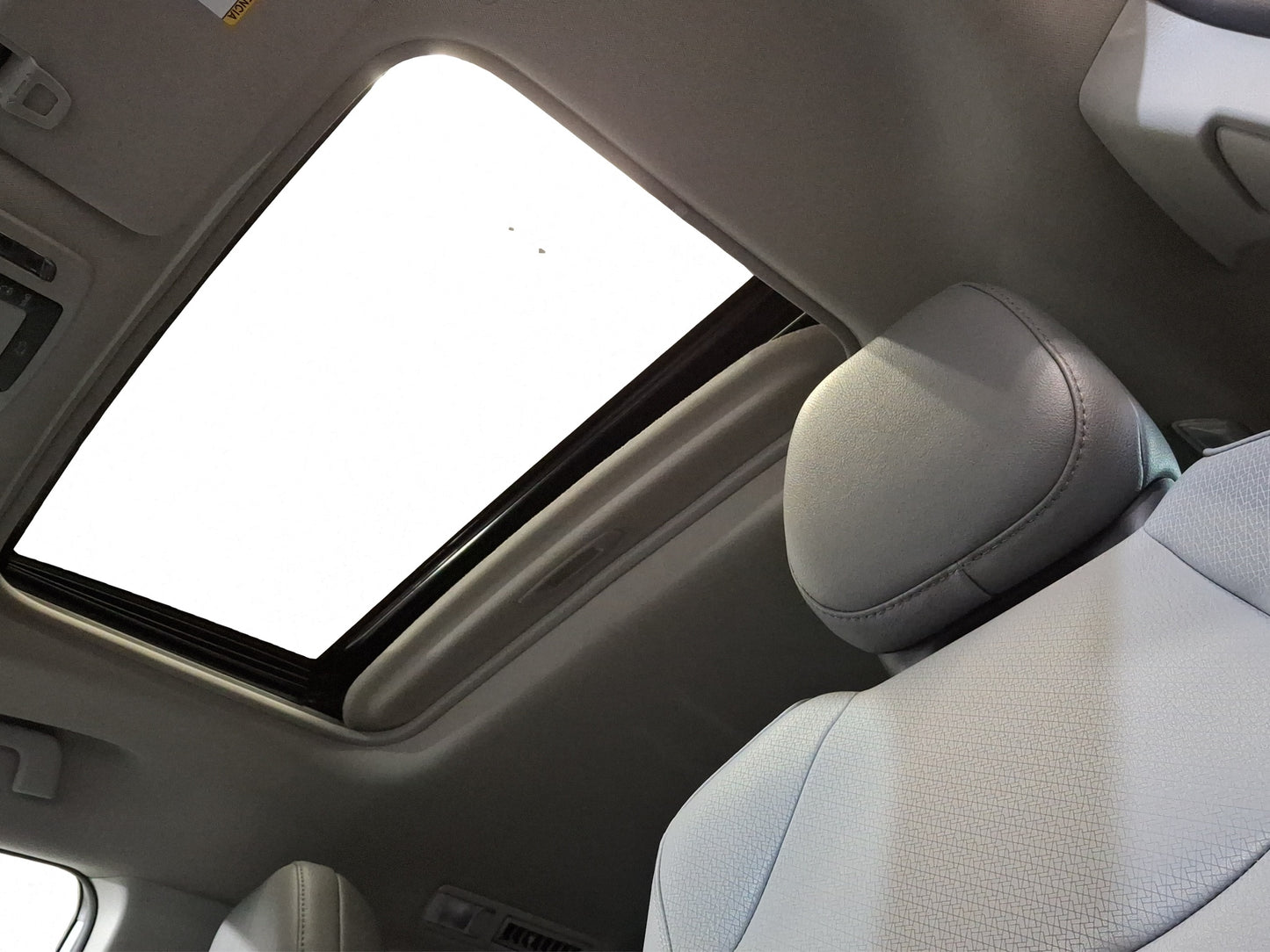 2022 Toyota Sienna XLE Piel Híbrida