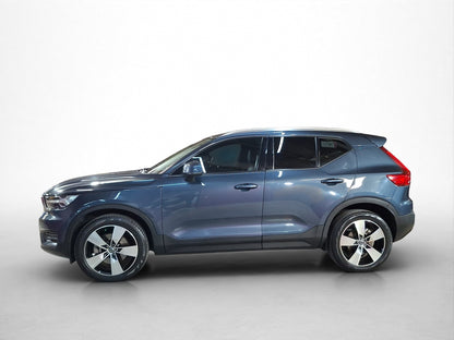 2022 Volvo XC40 Momentum T4