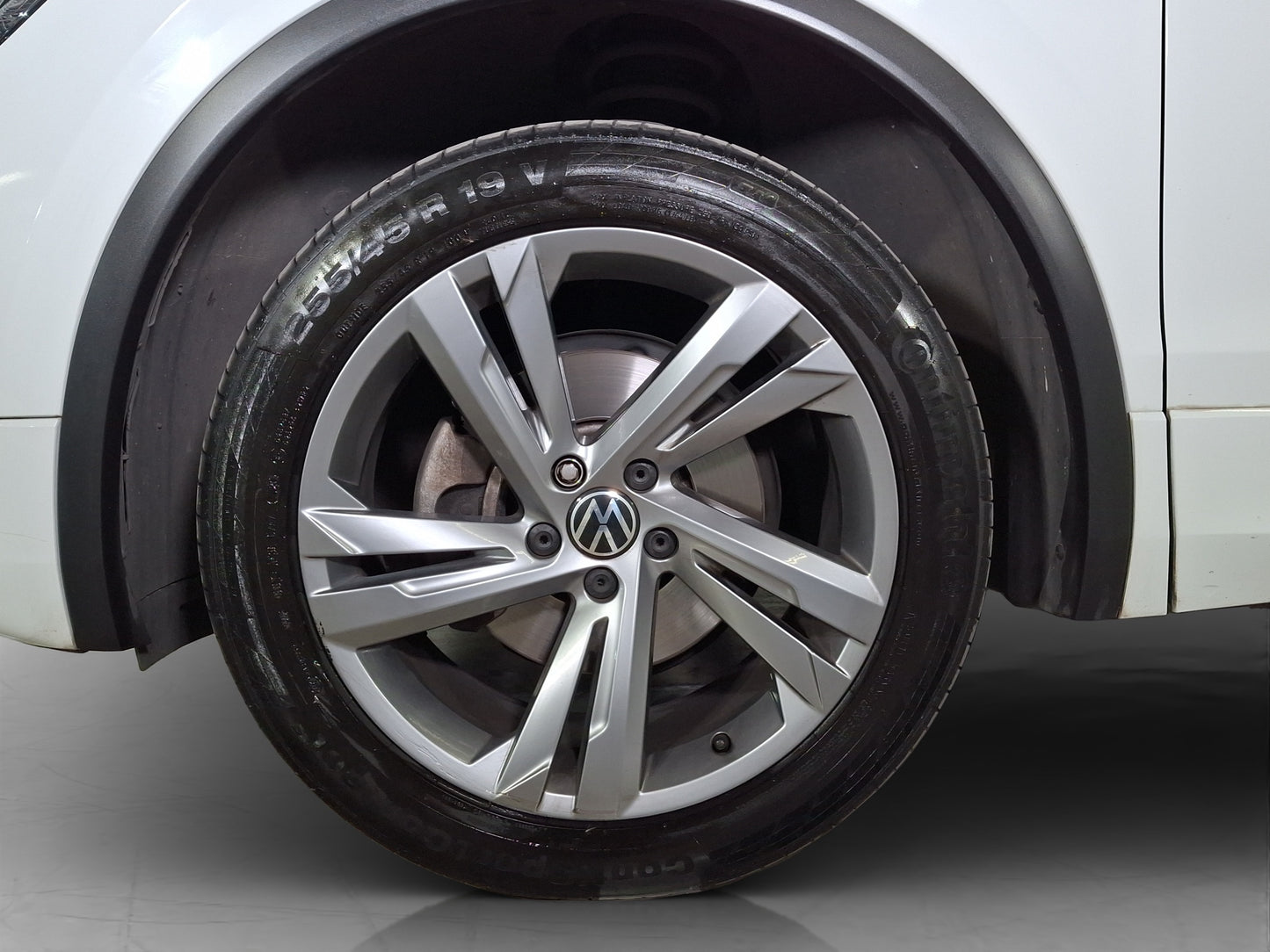 2023 Volkswagen Tiguan R-Line