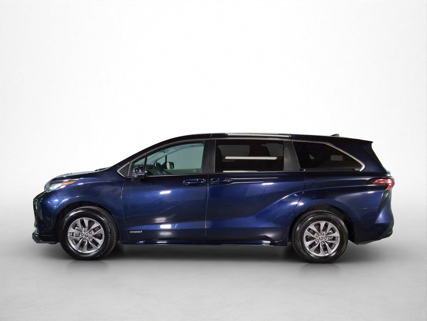 2021 Toyota Sienna LE