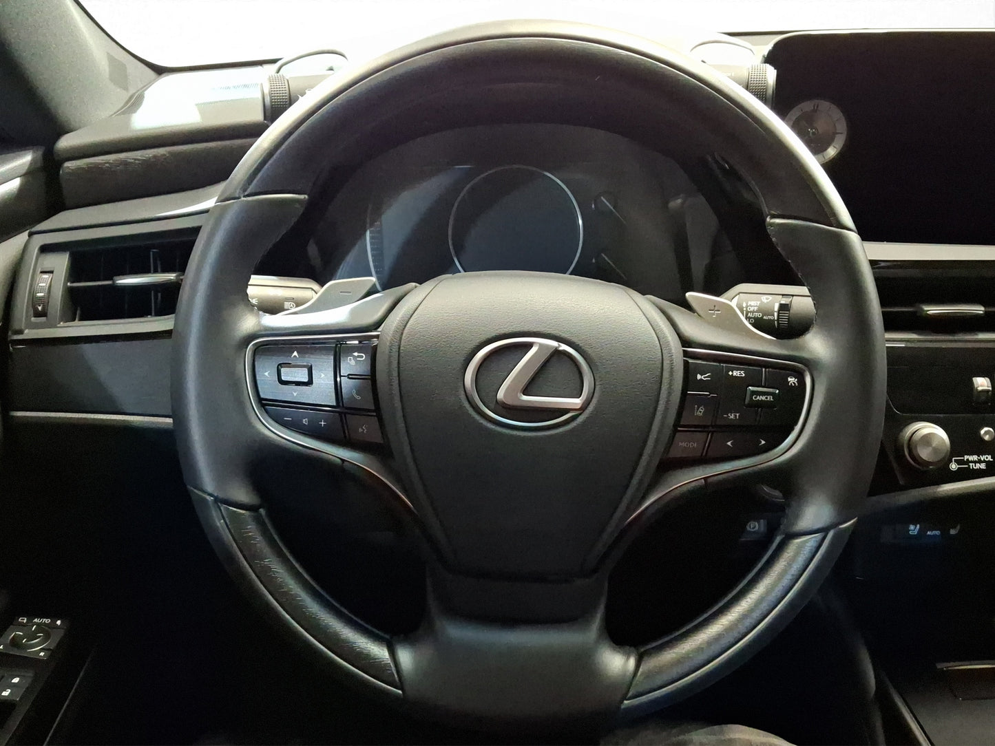 2023 Lexus ES 300H Hibrido