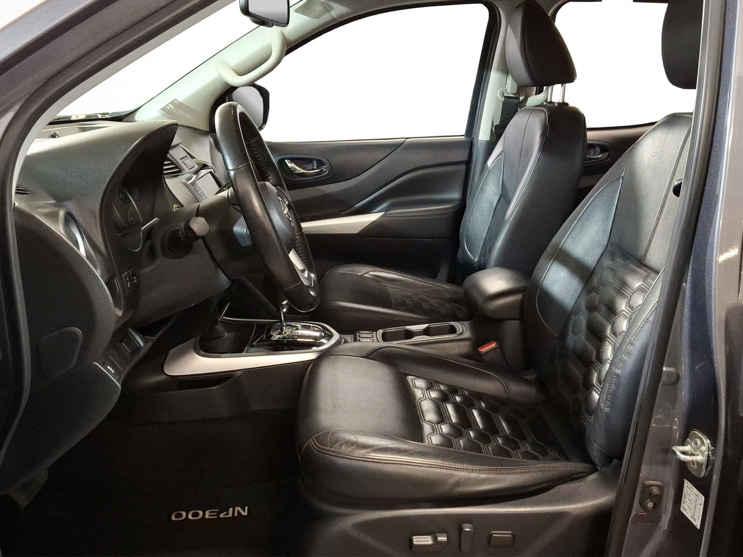 2023 Nissan Frontier Platinum LE Doble Cabina