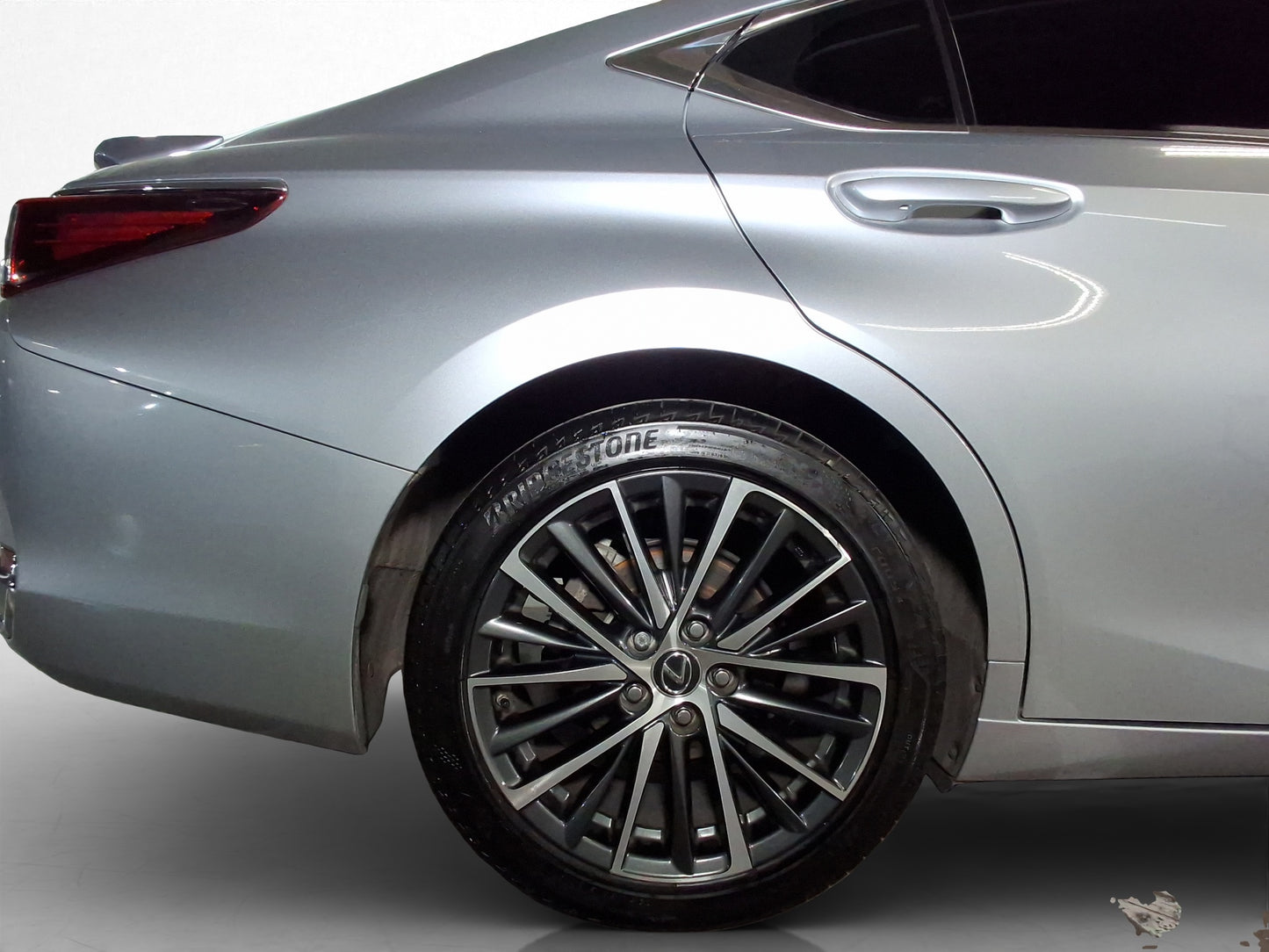 2023 Lexus ES 300H Hibrido