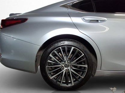 2023 Lexus ES 300H Hibrido