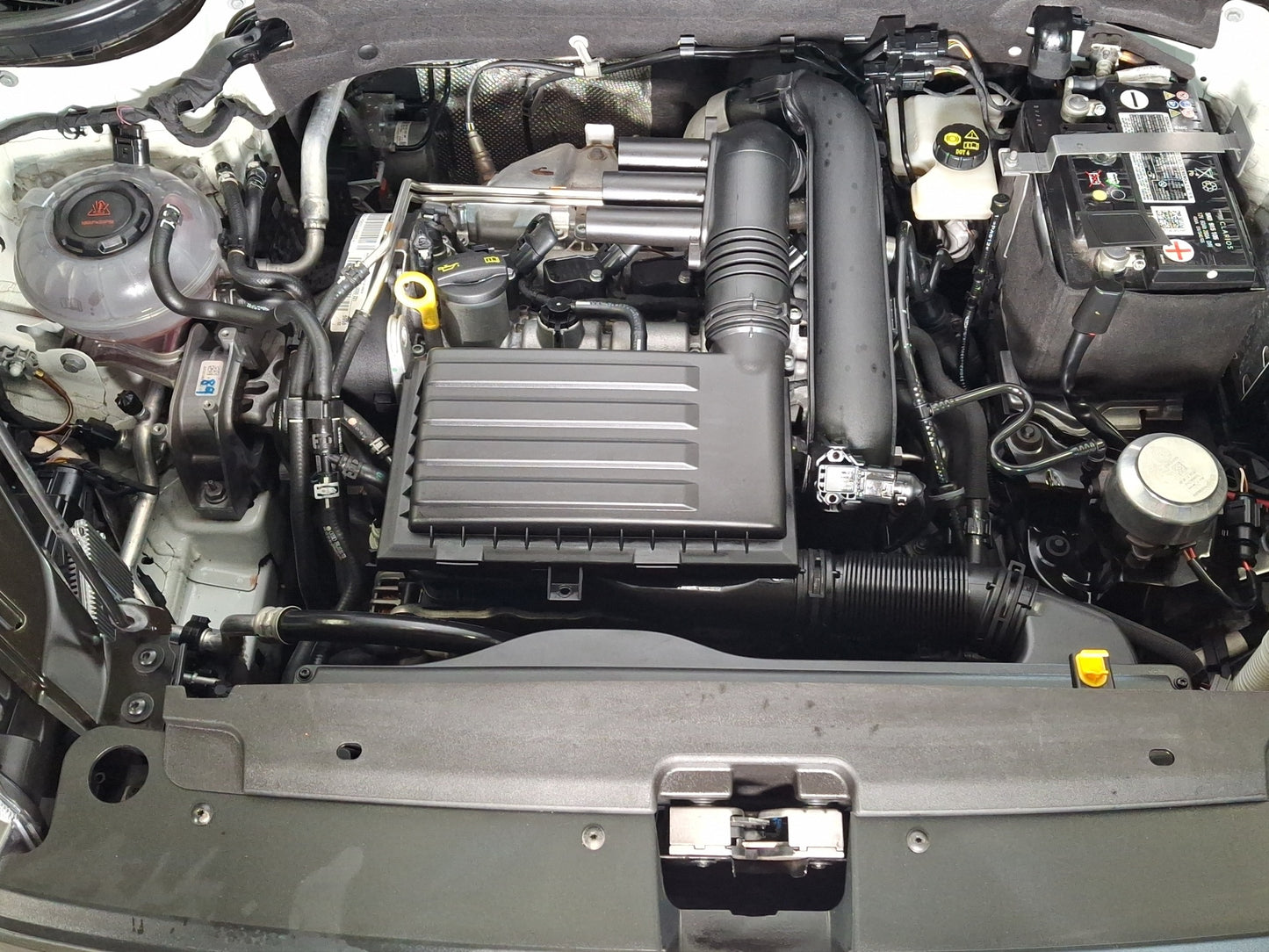 2022 Volkswagen Taos Highline Black