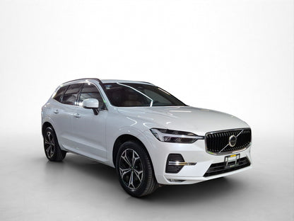 2022 Volvo XC60 Momentum B5 AWD