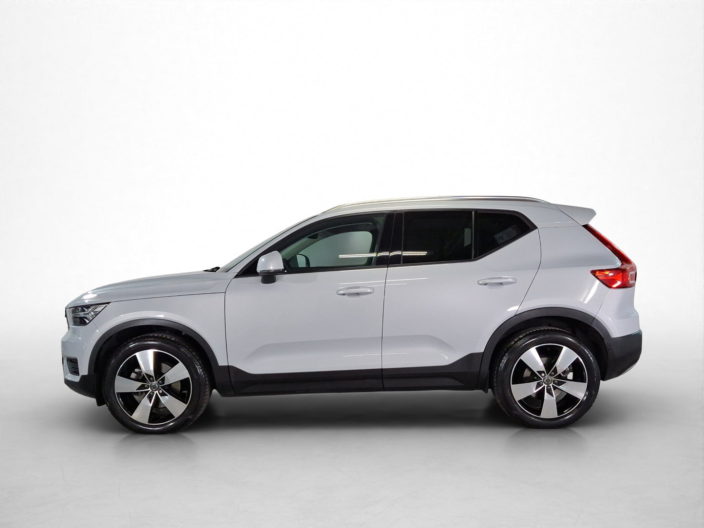 2022 Volvo XC40 Momentum T4