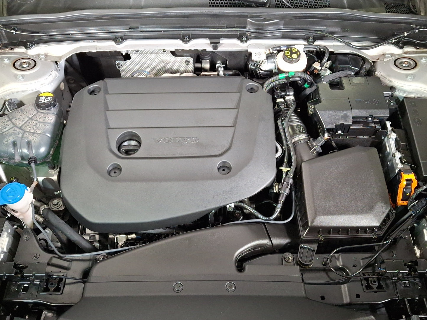 2023 Volvo XC40 B4  Mild Hybrid