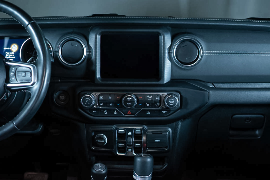 2023 Jeep Wrangler Unlimited Sahara MHEV